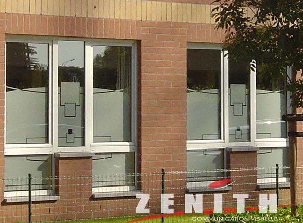 Glass Decor, film “effet sablé”, pare vue “effet sablé” ou “effet givré”, Décoration de vitre, pour commerçants et particuliers, Zénith Communication Visuelle, Lettrage – Image, Enseignes, VItres effet sablé, Décors, Illustration, Havay, Quévy, Mons, Hainautt, Bruxelles, Soignies, La louvière, Namur, Charleroi, Tournai, Liège, Wallonie