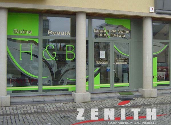 Glass Decor, film “effet sablé”, pare vue “effet sablé” ou “effet givré”, Décoration de vitre, pour commerçants et particuliers, Zénith Communication Visuelle, Lettrage – Image, Enseignes, VItres effet sablé, Décors, Illustration, Havay, Quévy, Mons, Hainautt, Bruxelles, Soignies, La louvière, Namur, Charleroi, Tournai, Liège, Wallonie