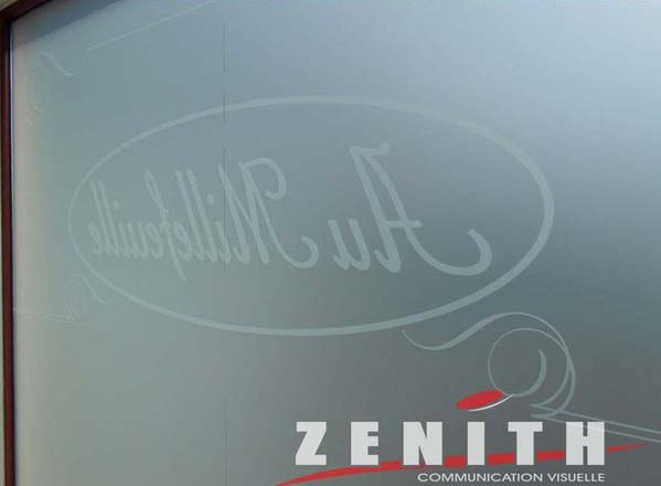 Glass Decor, film “effet sablé”, pare vue “effet sablé” ou “effet givré”, Décoration de vitre, pour commerçants et particuliers, Zénith Communication Visuelle, Lettrage – Image, Enseignes, VItres effet sablé, Décors, Illustration, Havay, Quévy, Mons, Hainautt, Bruxelles, Soignies, La louvière, Namur, Charleroi, Tournai, Liège, Wallonie