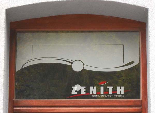 Glass Decor, film “effet sablé”, pare vue “effet sablé” ou “effet givré”, Décoration de vitre, pour commerçants et particuliers, Zénith Communication Visuelle, Lettrage – Image, Enseignes, VItres effet sablé, Décors, Illustration, Havay, Quévy, Mons, Hainautt, Bruxelles, Soignies, La louvière, Namur, Charleroi, Tournai, Liège, Wallonie